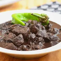 Dinuguan, sup darah babi dari Filipina, mirip dengan melas zomos bangsa Sparta. (Sumber Alchetron)
