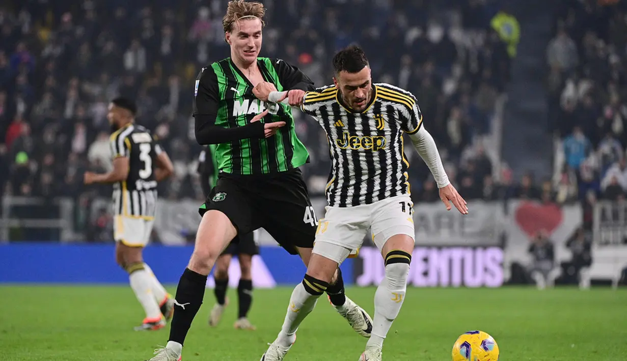 Juventus langsung bermain agresif sejak awal laga, namun rapatnya pertahanan Sassuolo membuat mereka kesulitan memasuki kotak penalti. (Marco Alpozzi/LaPresse via AP)