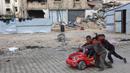Di sisi lain, Israel telah berupaya menekan Hamas agar menerima perpanjangan fase pertama gencatan senjata mereka. (Omar AL-QATTAA/AFP)
