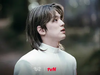 The Heavenly Idol. (tvN via Soompi)