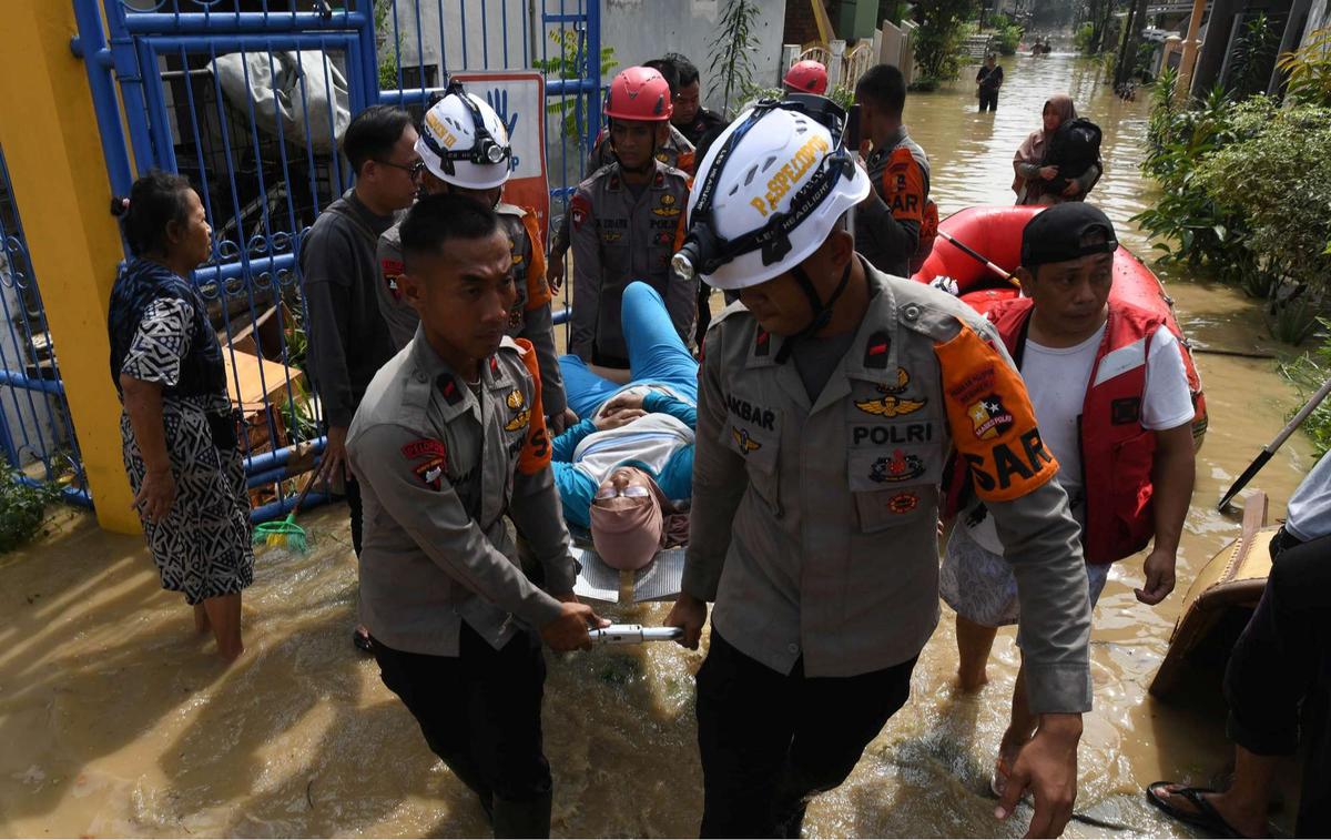 Banjir di Vila Nusa Indah Bogor