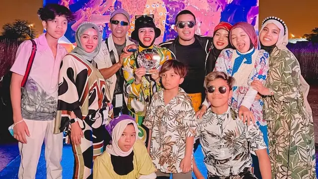6 Potret Keluarga Halilintar Liburan di Dubai, Seru Banget