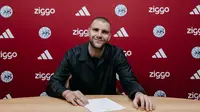 Maarten Paes resmi gabung Ajax. (Ajax)