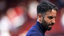 Pelatih Manchester United, Ruben Amorim tertunduk lesu setelah timnya kalah dari West Ham United dalam laga lanjutan Liga Inggris 2024/2025 di Old Trafford, Manchester, Inggris, Minggu (11/05/2025) waktu setempat. (AP Photo/Ian Hodgson)
