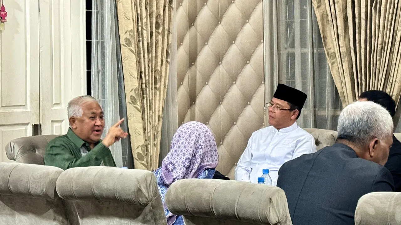 Ketua Umum PPP Muhamad Mardiono bersilaturahmi dengan tokoh muslim, Muhammad Sirajuddin Syamsuddin atau dikenal Prof. Din Syamsudin di kediamannya, Jakarta  (Istimewa)