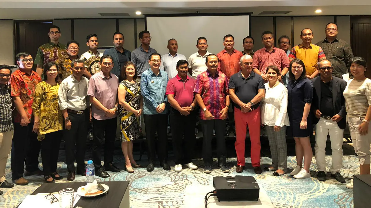 Dubes RI untuk Singapura, Ngurah Swajaya (depan, keenam dari kanan) bersama pebisnis Singapura saat visit ke Pulau Belitung 18-20 Januari 2019 (kredit: KBRI Singapura)