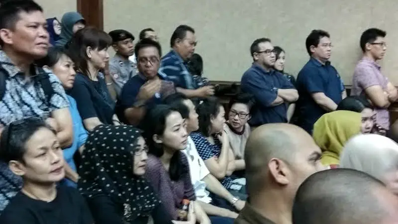 Keluarga Mirna menghadiri sidang Jessica