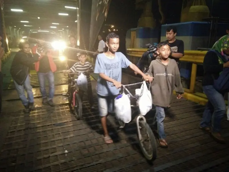 Okta, Rizal, Aslam | Sumber Foto: rri.co.id