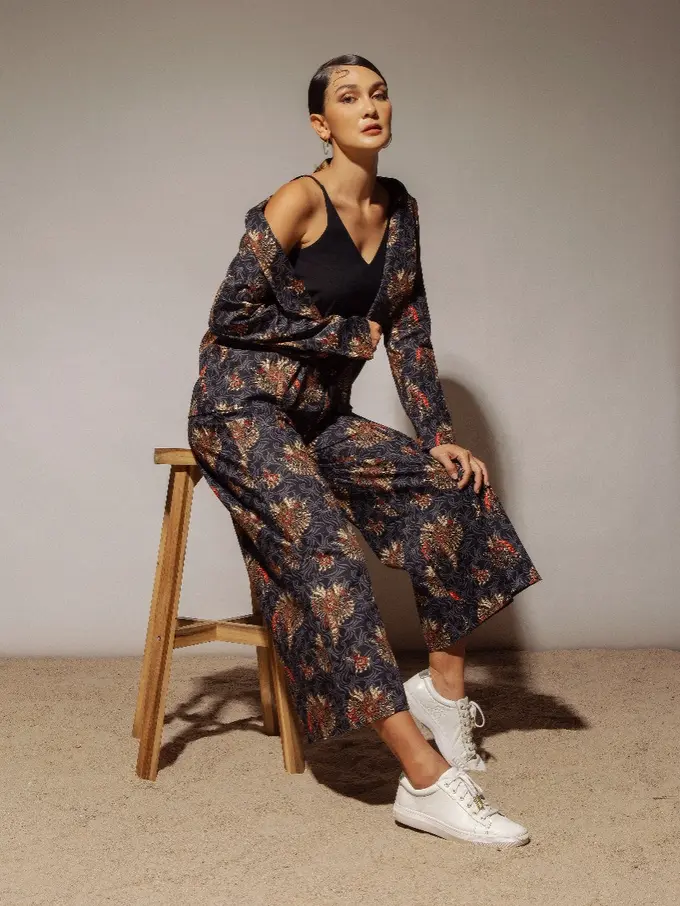 Koleksi batik dari Luna Habit