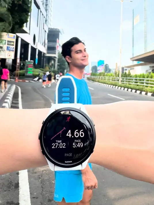 Sebagai selebrasi ultah Cinta Brian, pasangan ini jogging selama 27 menit sejauh hampir 5km [@gisel_la]