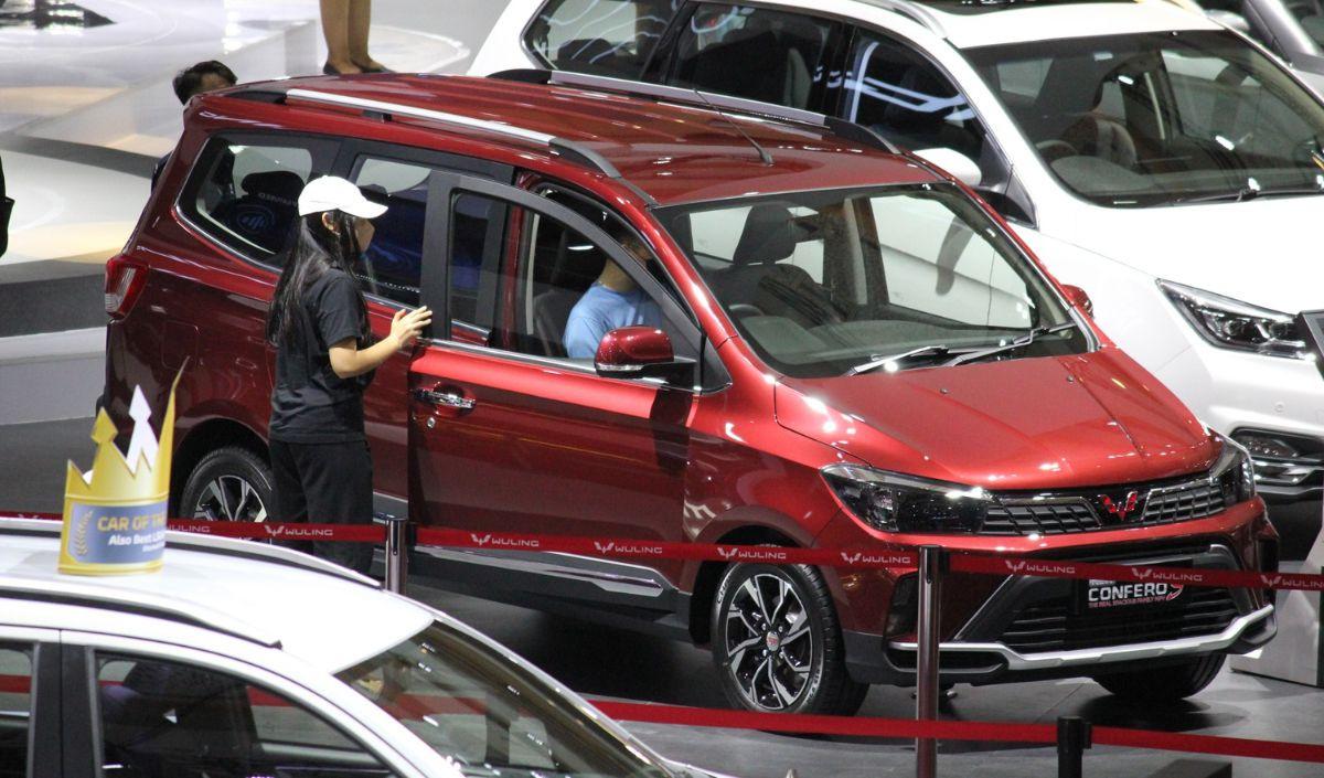 Mobil ini, yang dirancang oleh Desainer Wuling Confero, memiliki kapasitas untuk mengangkut 8 orang dengan nyaman