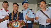 Petinju Indonesia Iwan Zoda usai merebut sabuk juara WBO Aspac