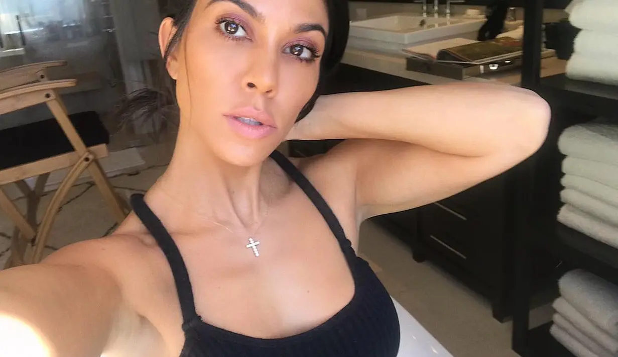 Kalau menurut kamu, apa benar Sofia Richie jadi mirip dengan Kourtney Kardashian? (instagram/kourtneykardash)