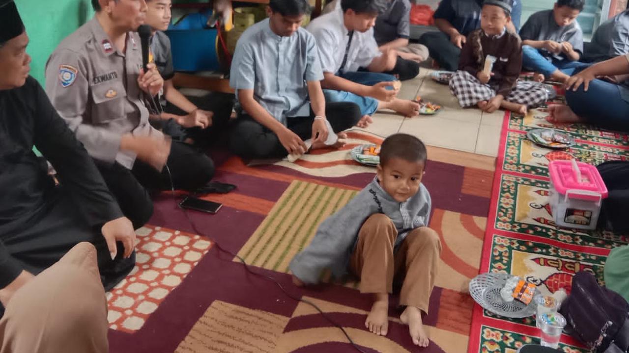 Bhabinkamtibmas yang Jadi Bapak Asuh 98 Anak Yatim Piatu di Batuceper