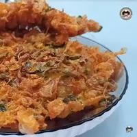 Jadi Tambah Krispi, Ini Trik Bikin Telur Dadar Keriting Tanpa Hilangkan Protein (YouTube/Uli's Kitchen)