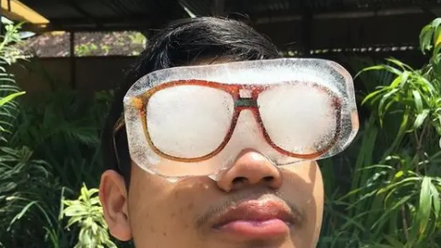 6 Bentuk Kacamata yang Nyeleneh Ini Bikin Tepuk Jidat