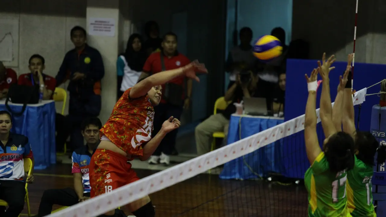 Jakarta PGN Popsivo vs Gresik Petrokimia