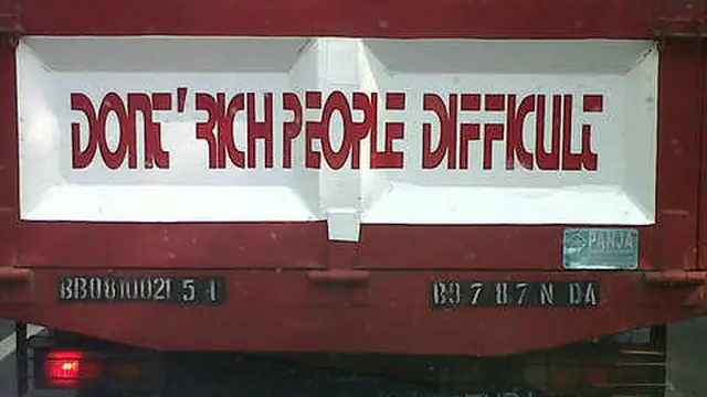7 Potret Quote Nyeleneh Bahasa Inggris di Truk Ini Kocak