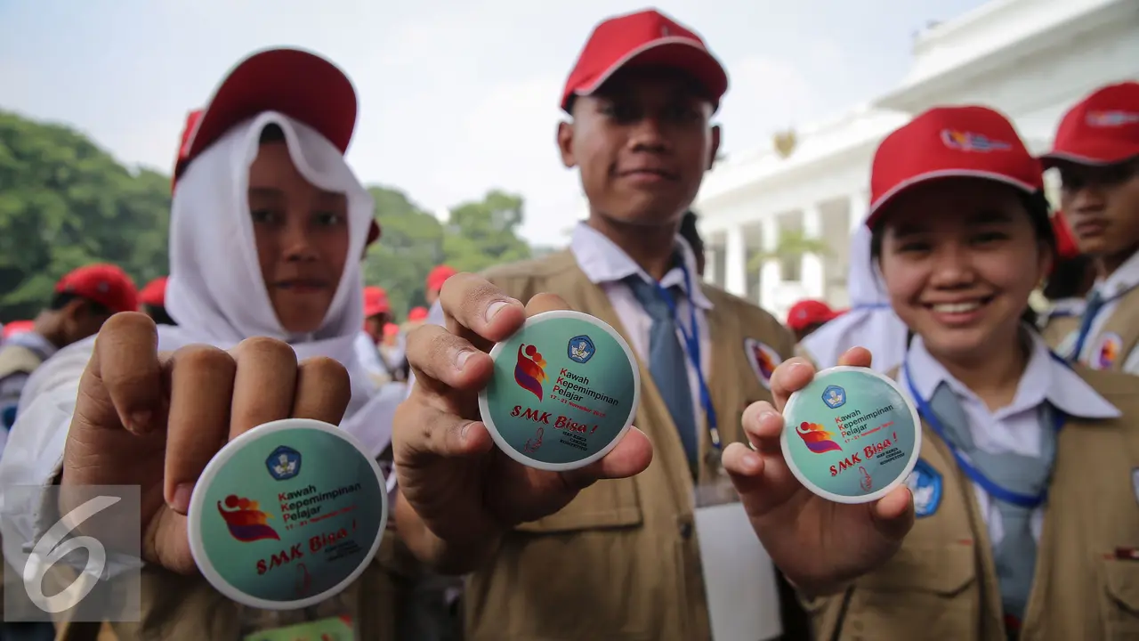 20151118-Presiden-Lepas-Kawah-Kepemimpinan-Pelajar-(KKP)-Jakarta-Jokowi-Anies-Bawesdan-FF
