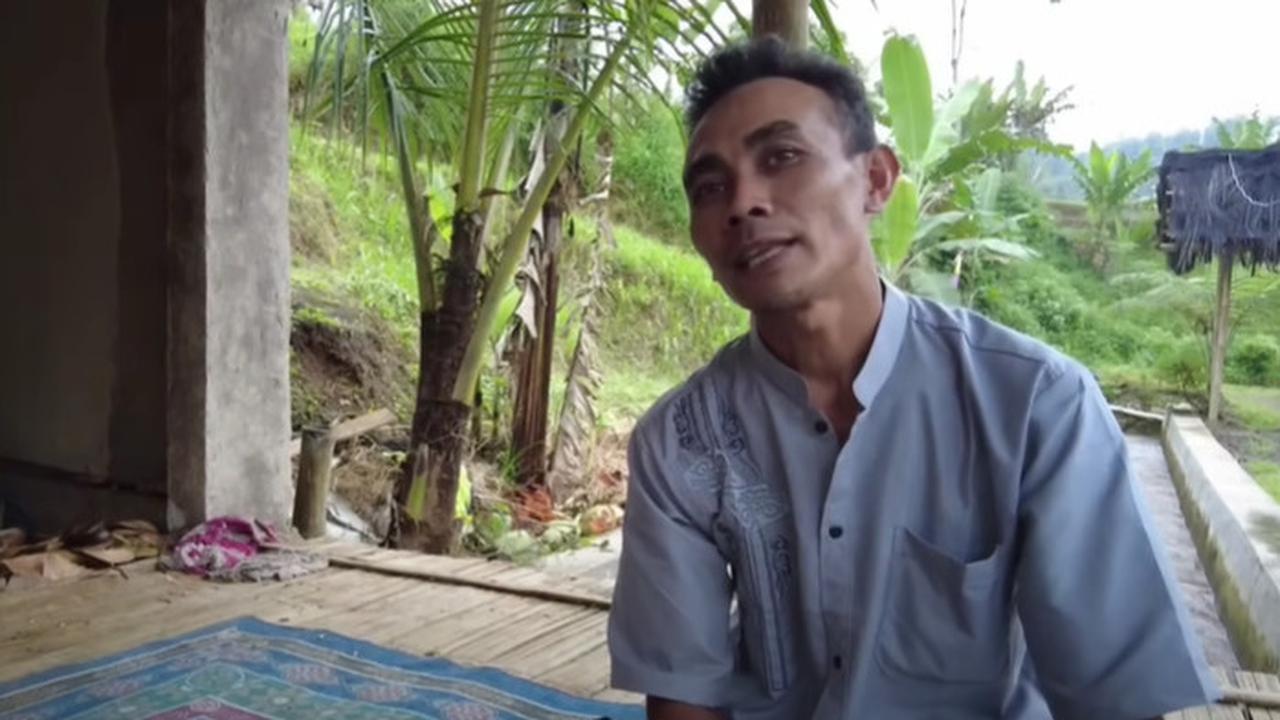 Damai dan Nyaman, Pegawai BUMN Pilih Hidup di Tengan Sawah Sambil Buka Warung Kopi