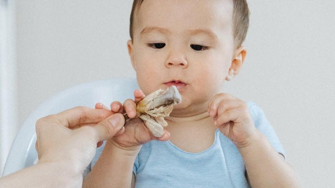 Tidak menggunakan garam dan gula dalam MPASI bayi bukan berarti makanannya harus hambar dan tidak enak.