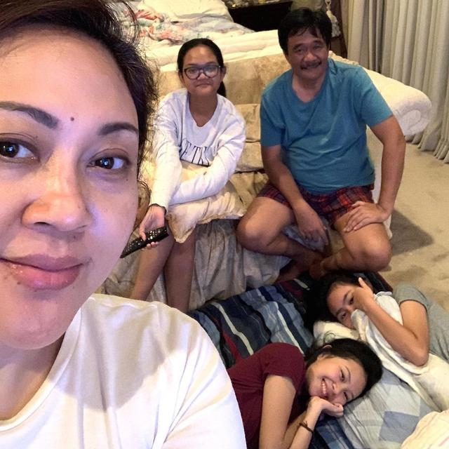 Main TikTok Bareng, Ini 6 Potret Kebersamaan Djarot Saiful dan Ketiga Anaknya