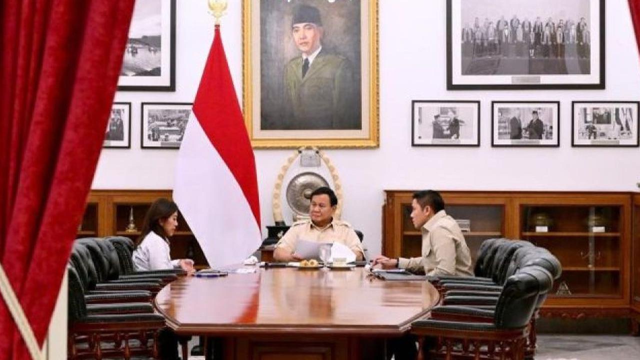 Potret Desain Ruang Kerja Presiden Prabowo di Istana, Pasang Foto Bung Karno hingga Bantal Biru Bikin Salfok