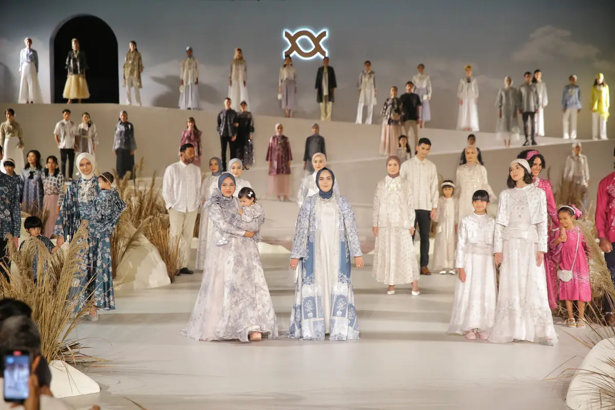 Chamatarra, Koleksi Raya 2023 dari Klamby dengan Tenun Sumatera yang Tampil di London Fashion Week