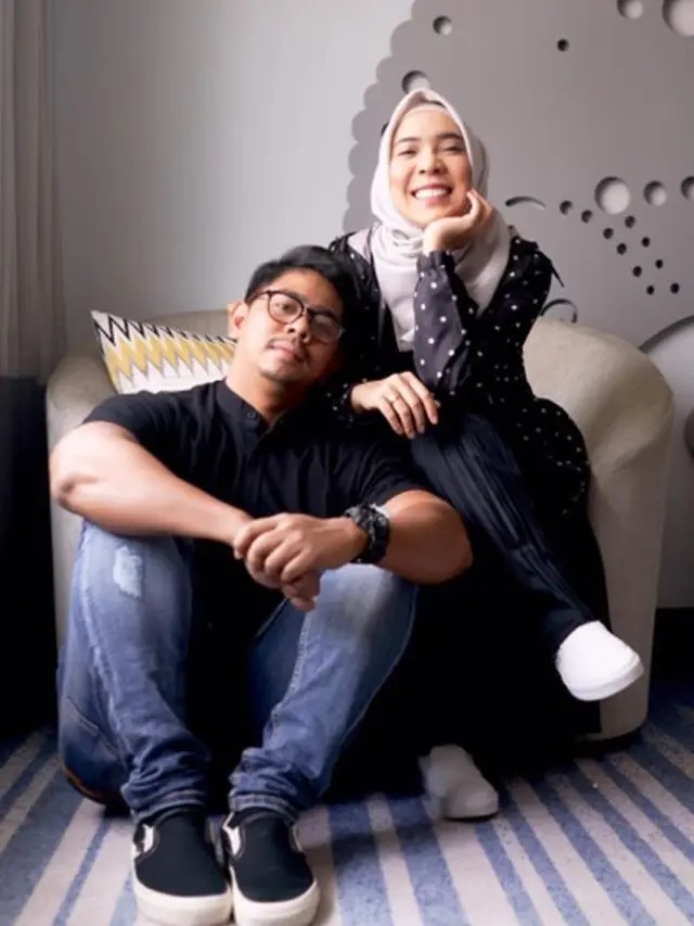 [Fimela] Fitri Tropica dan suami