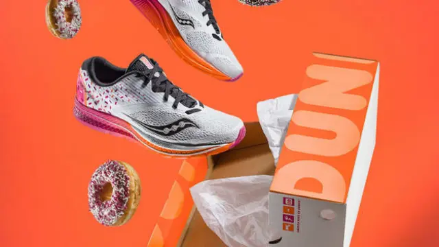 Sepatu unik bermotif mirip donat.