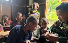Prajurit TNI Yonif 511/DY Gagas "Rumah Baca Kanggime", Dorong Anak Papua Pedalaman Mahir Membaca