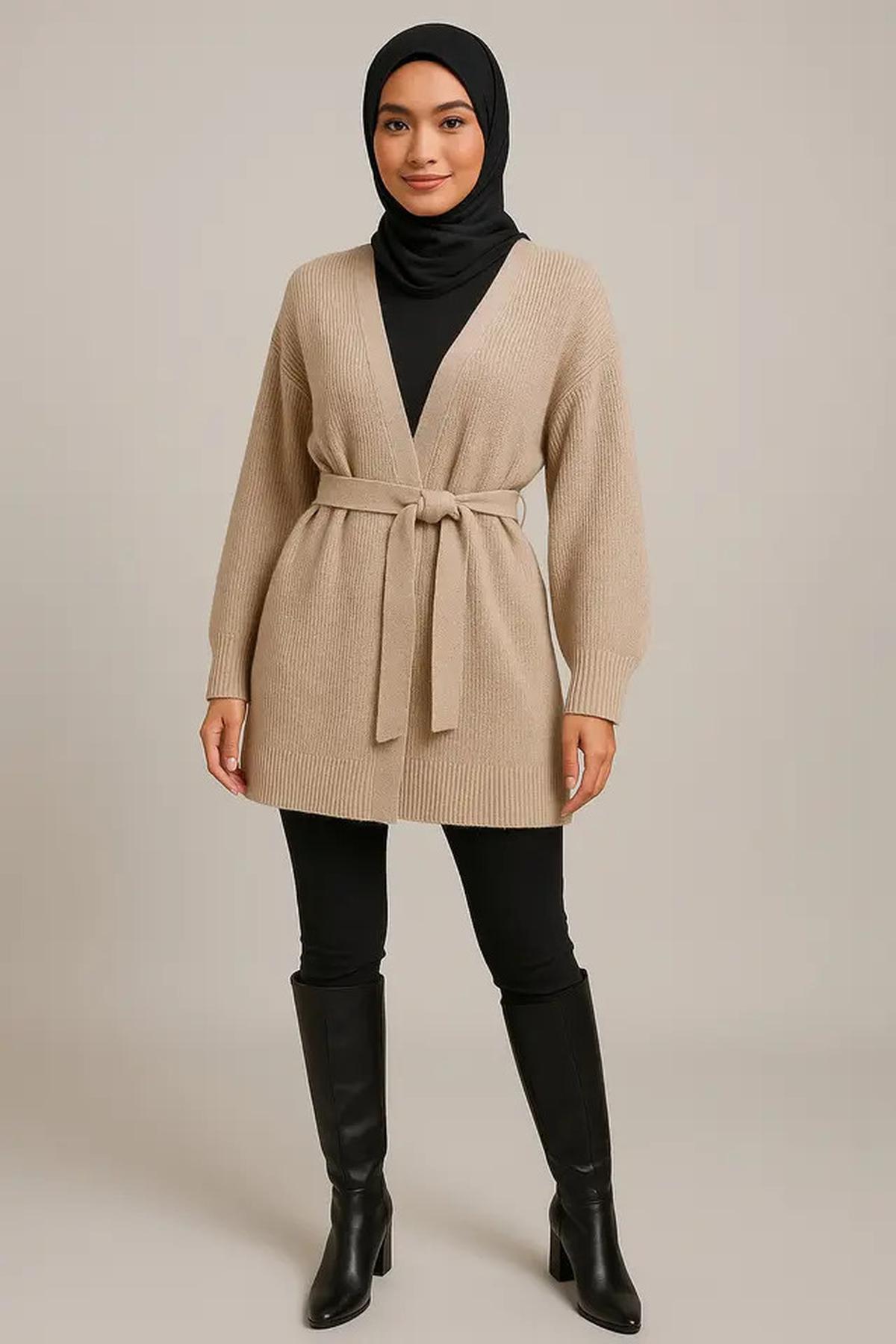 Tampil Chic saat Nongkrong? Ini 6 Ide Outfit Cardigan Biar Makin Modis!