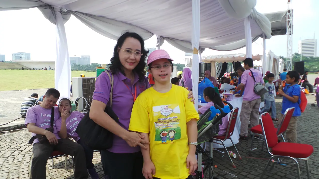 Sosok Dibalik Prestasi Anak Down Syndrome Stephanie Handojo