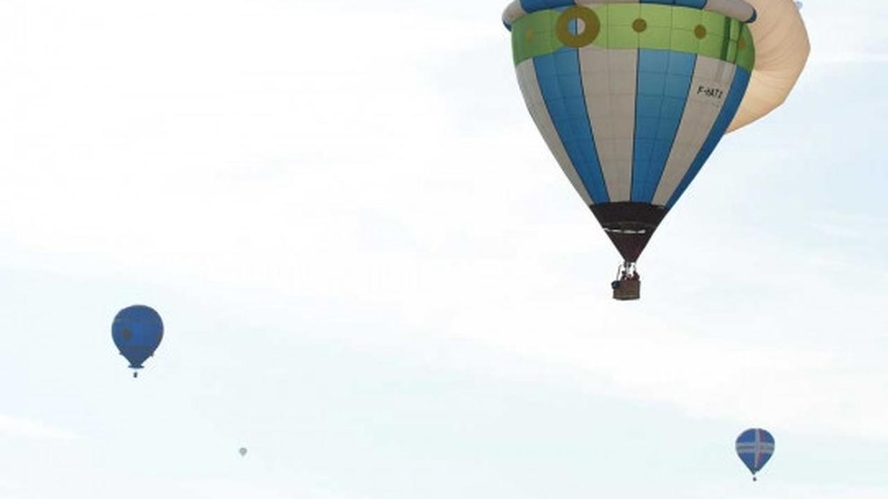 Festival balon udara hiasi langit Prancis