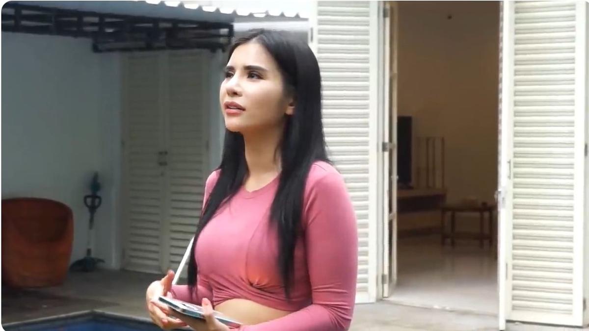 9 Potret Rumah Maria Vania, Mewah dengan Konsep Tropical Scandinavia