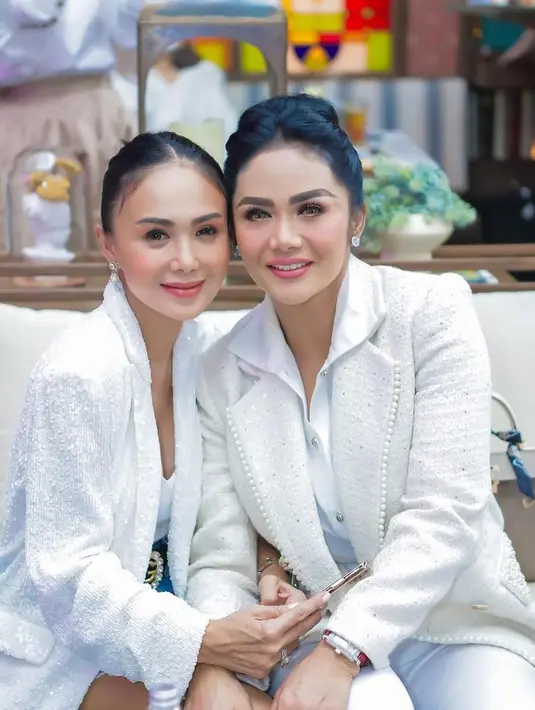 Rumah besar yang dibangun biasanya ramai menjadi sepi. Yang biasanya 8 orang menginap, tidak ada semua. Cello yang sedang ujian, butuh figur ayah. [Instagram/yunishara36]