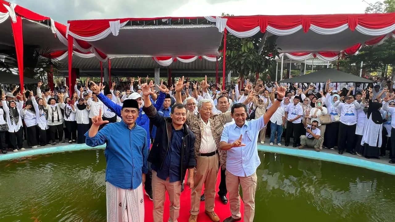 Keluarga Besar Purnawirawan TNI-Polri Provinsi Jawa Tengah mendeklarasi dukungannya kepada pasangan calon gubernur dan wakil gubernur, Ahmad Luthfi-Taj Yasin di Pilkada Jawa Tengah 2024 (Istimewa)