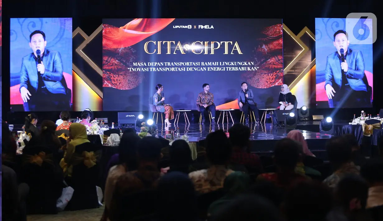 Content Creator Den Dimas, Bupati Trenggalek Mochamad Nur Arifin, dan Executive Vice President Pengembangan Produk Niaga PT PLN (Persero) Ririn Rachmawardini saat diskusi dalam acara Cita dan Cipta Liputan6.com x Fimela di Shangri-La Hotel, Jakarta,  Rabu (31/7/2024). (Liputan6.com/Angga Yuniar)