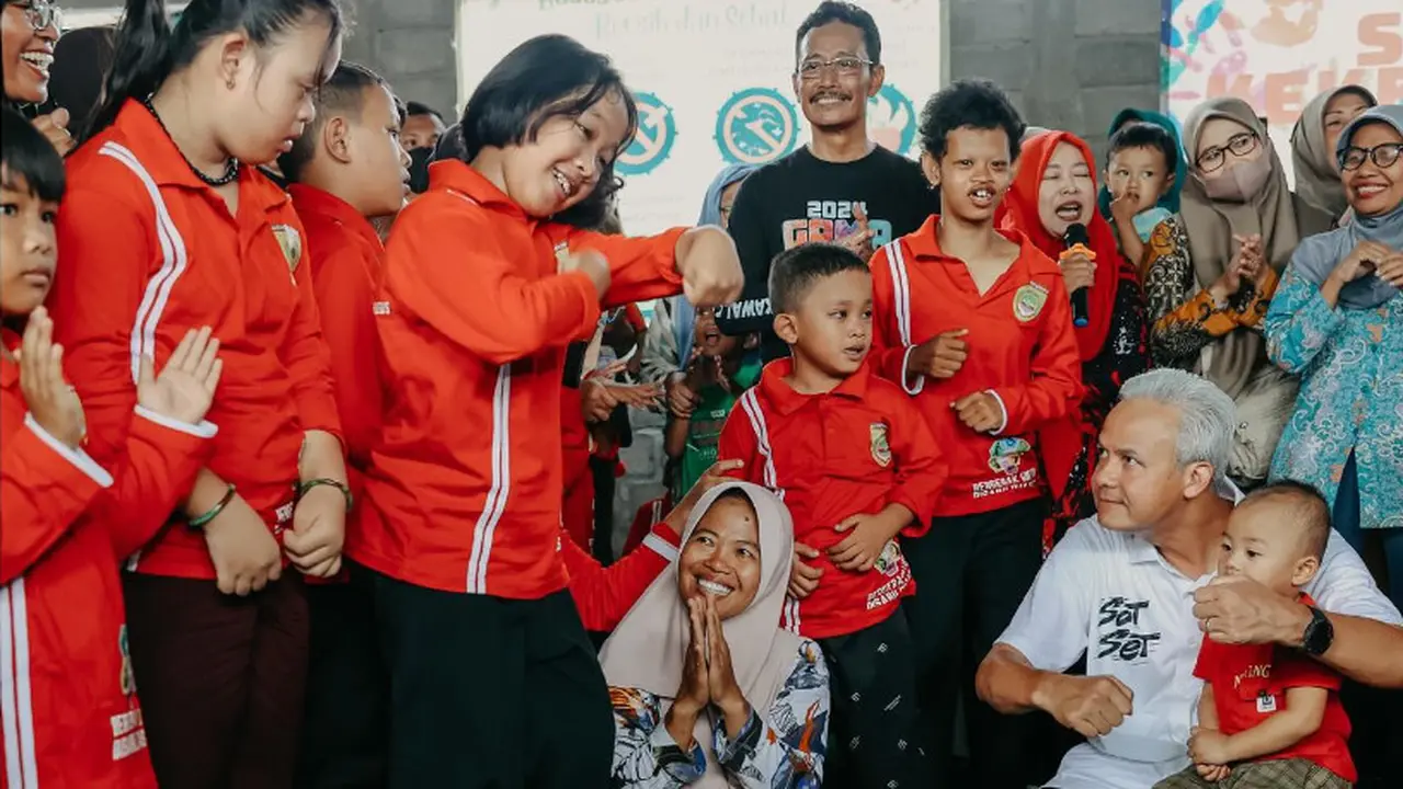 Sambangi Penyandang Disabilitas di Sukoharjo, Ganjar Pranowo Ingin Sanggar Inklusif Ada di Seluruh Indonesia