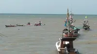 Akibat cuaca  buruk perahu nelayan di Pelabuhan satelet Muncar tenggelam (Istimewa)