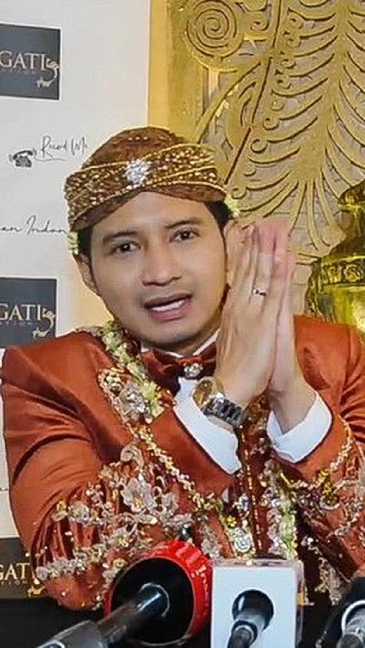 "Walaupun cuma satu kalimat, memaknainya itu besar banget karena ini ikrar di depan Allah untuk beribadah dengan istri," katanya.