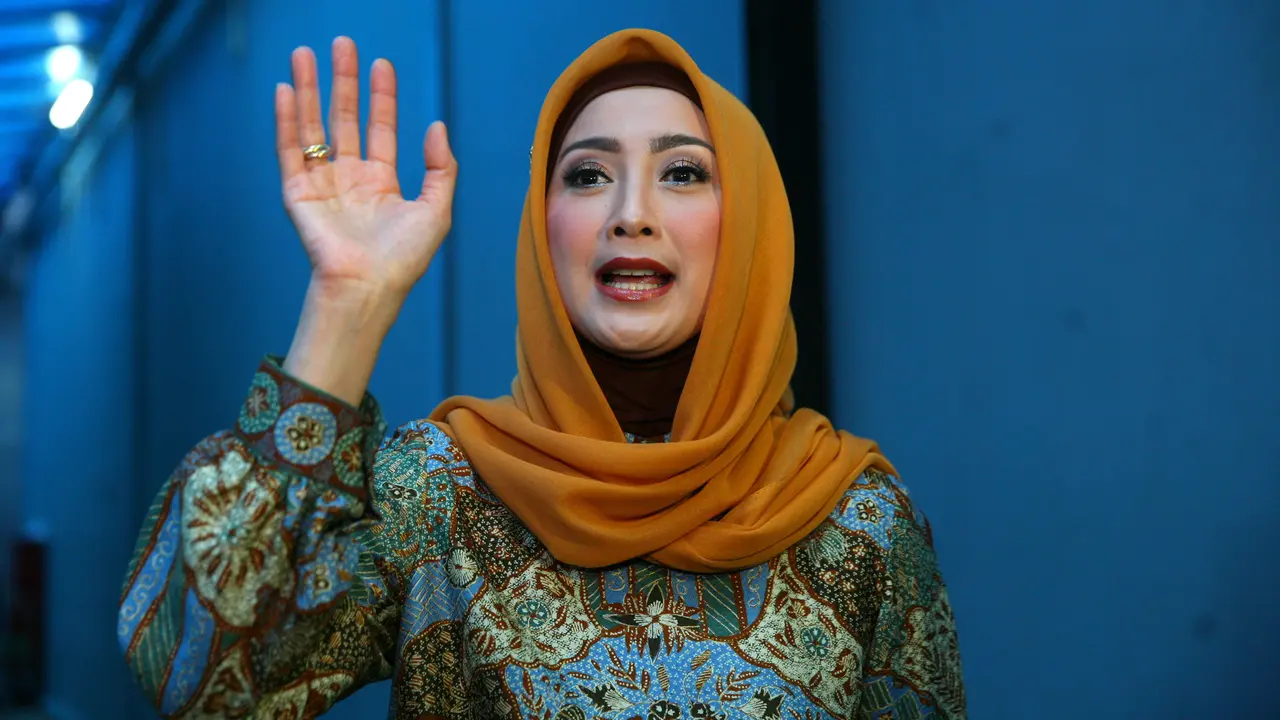 [Bintang] Desy Ratnasari