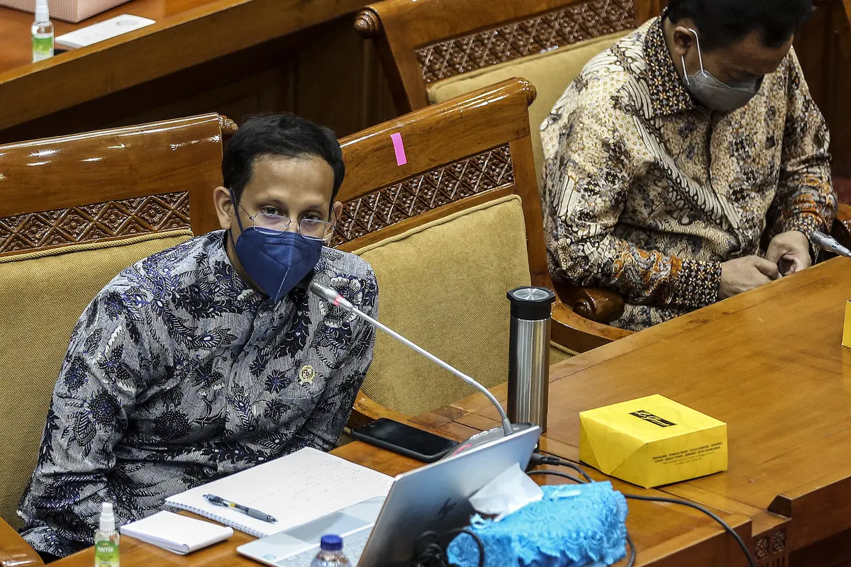 FOTO: Mendikbud - DPR Evaluasi Belajar dari Rumah hingga Kesiapan Rekrutmen Guru Honorer
