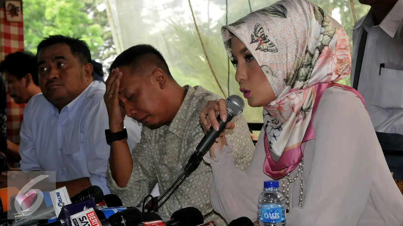 Arzetti Bilbina dan Aditya Setiawan