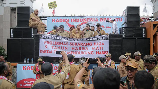 Ribuan Kepala Desa Geruduk Gedung DPR, Tuntut Perpanjangan Masa Jabatan
