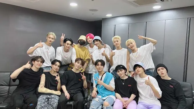 Penampilan  Jungkook BTS saat Nonton Konser SEVENTEEN