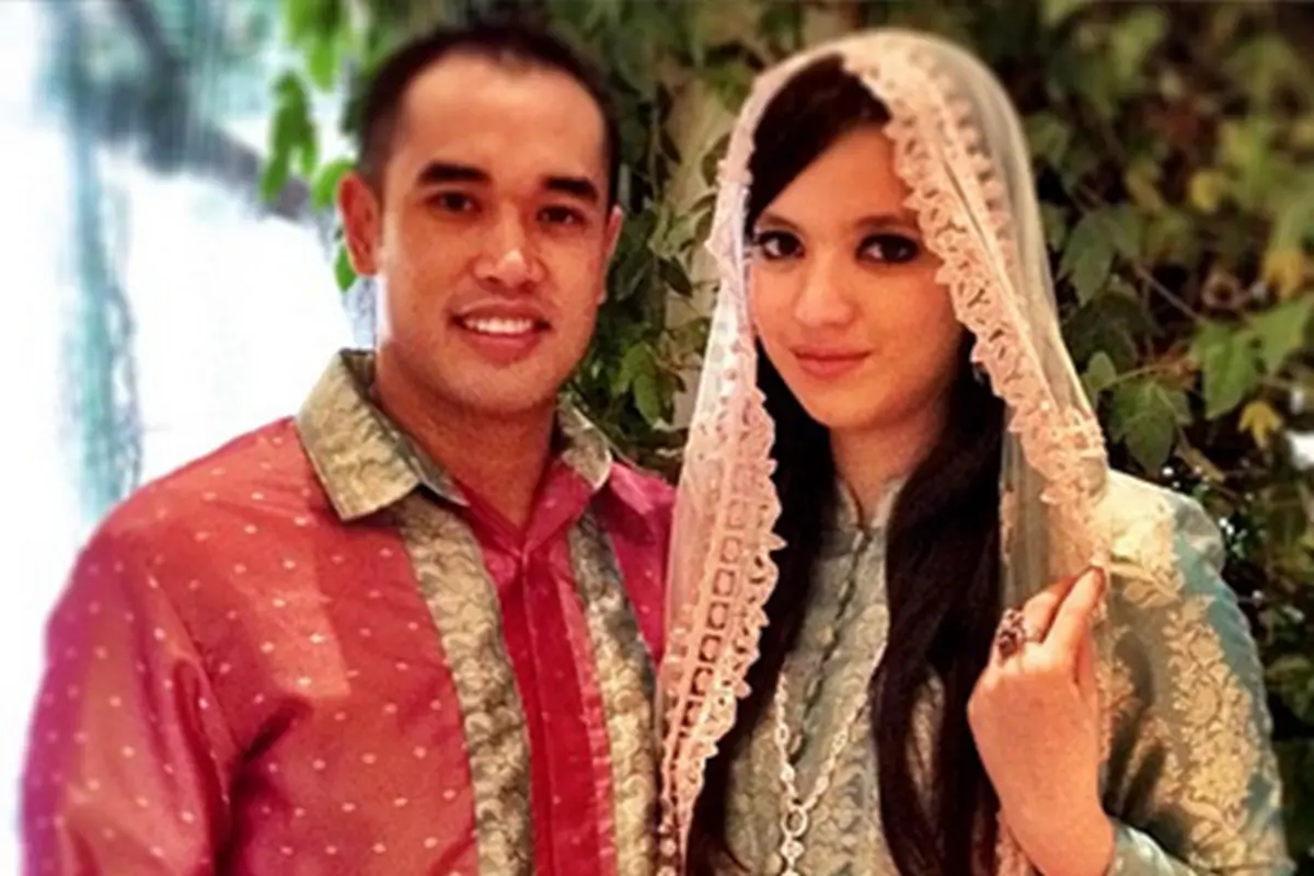 [Bintang] Nia Ramadhani dan Ardi Bakrie
