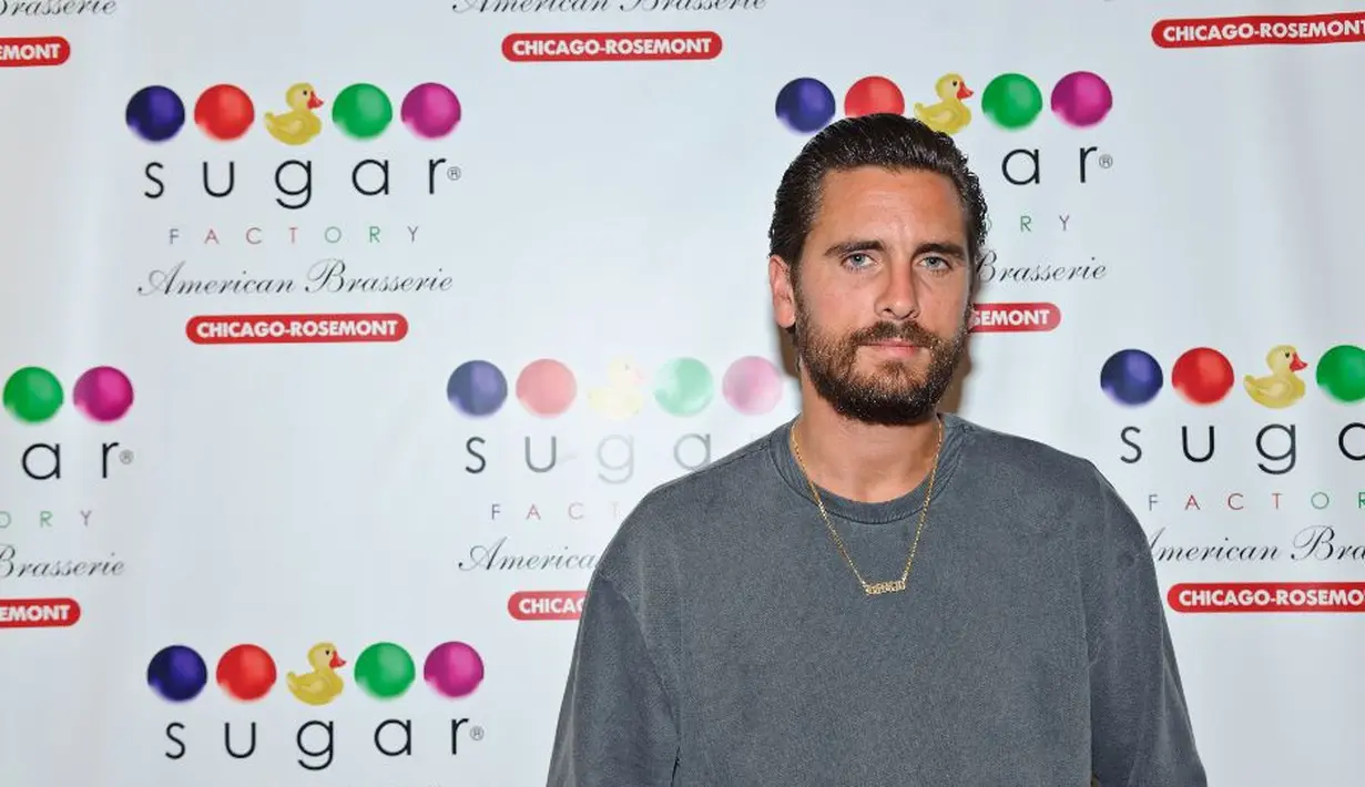 Hal itu terjadi saat hadir di pesta perilisan album Kanye West di Wyoming. (The Inquisitr)