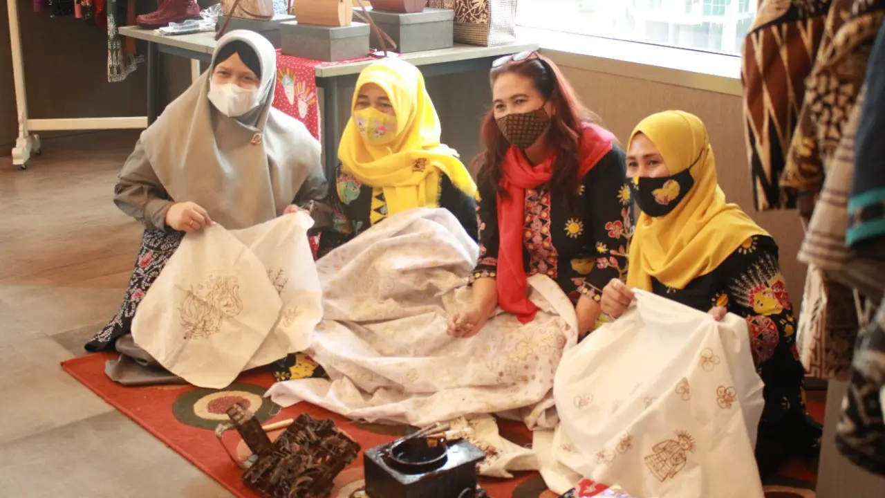 Glory Wastra Betawi Digelar untuk Peringati Hari Batik Nasional