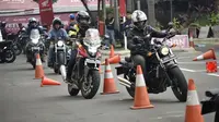 Puluhan pemilik Honda Big Bike dari berbagai tipe ikut dalam pelatihan safety riding di Wahana Safety Riding Center Jatake, Tangerang. (ist)
